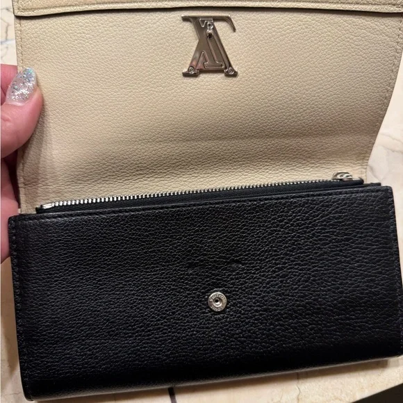 Louis Vuitton Beige and Black Wallet - Picture 3 of 6